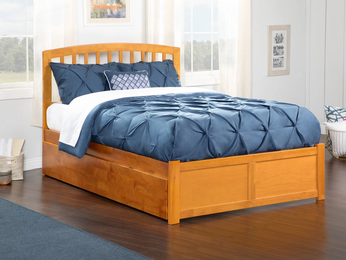 Caramel Solid Wood Platform Bed with Footboard and Twin Trundle E724