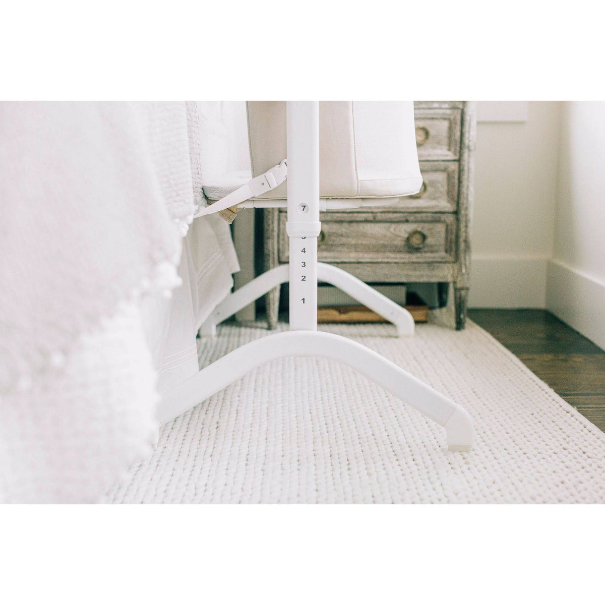 Organic Bassinet & Bedside Sleeper V446